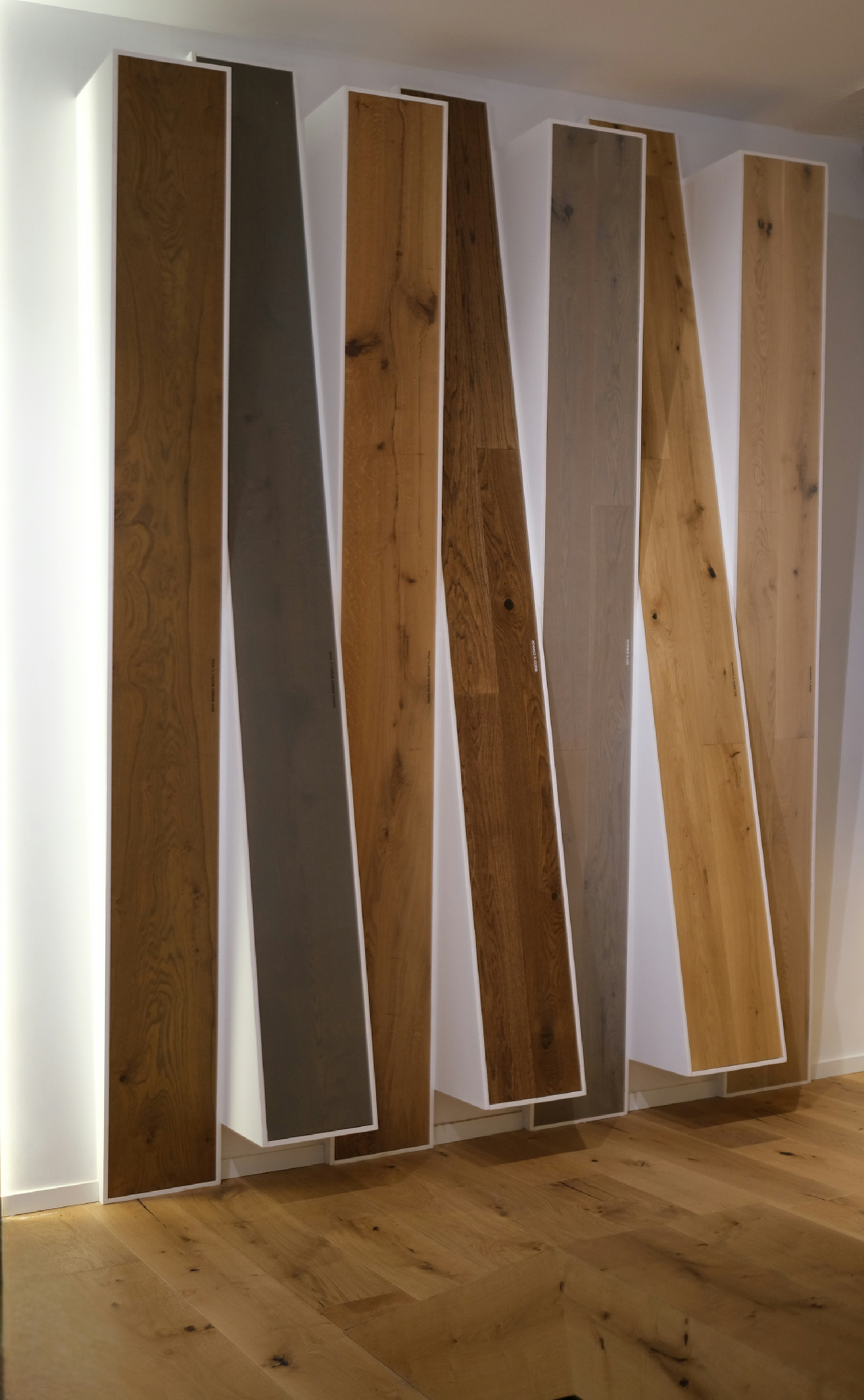 Carpet Court Mona Vale showroom with timber wall sample display